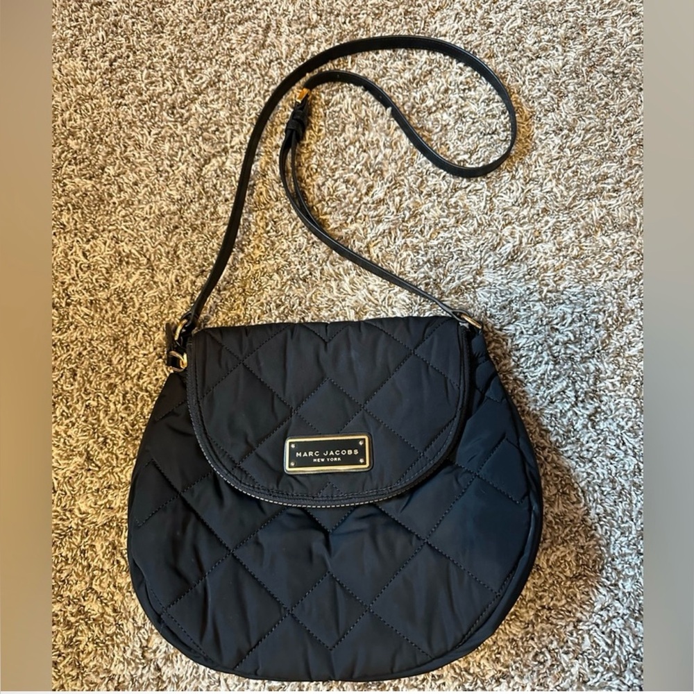 ✨Authentic Marc Jacobs Women's Quilted Pouch Messenger Bag✨ - Picture 2 of 7